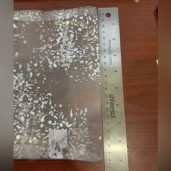 MAC, 2023 Holiday Gift Bag, Drawstring Bag, Perfect for MAC Gifts, 14x9 Inch NWT - Picture 4 of 8